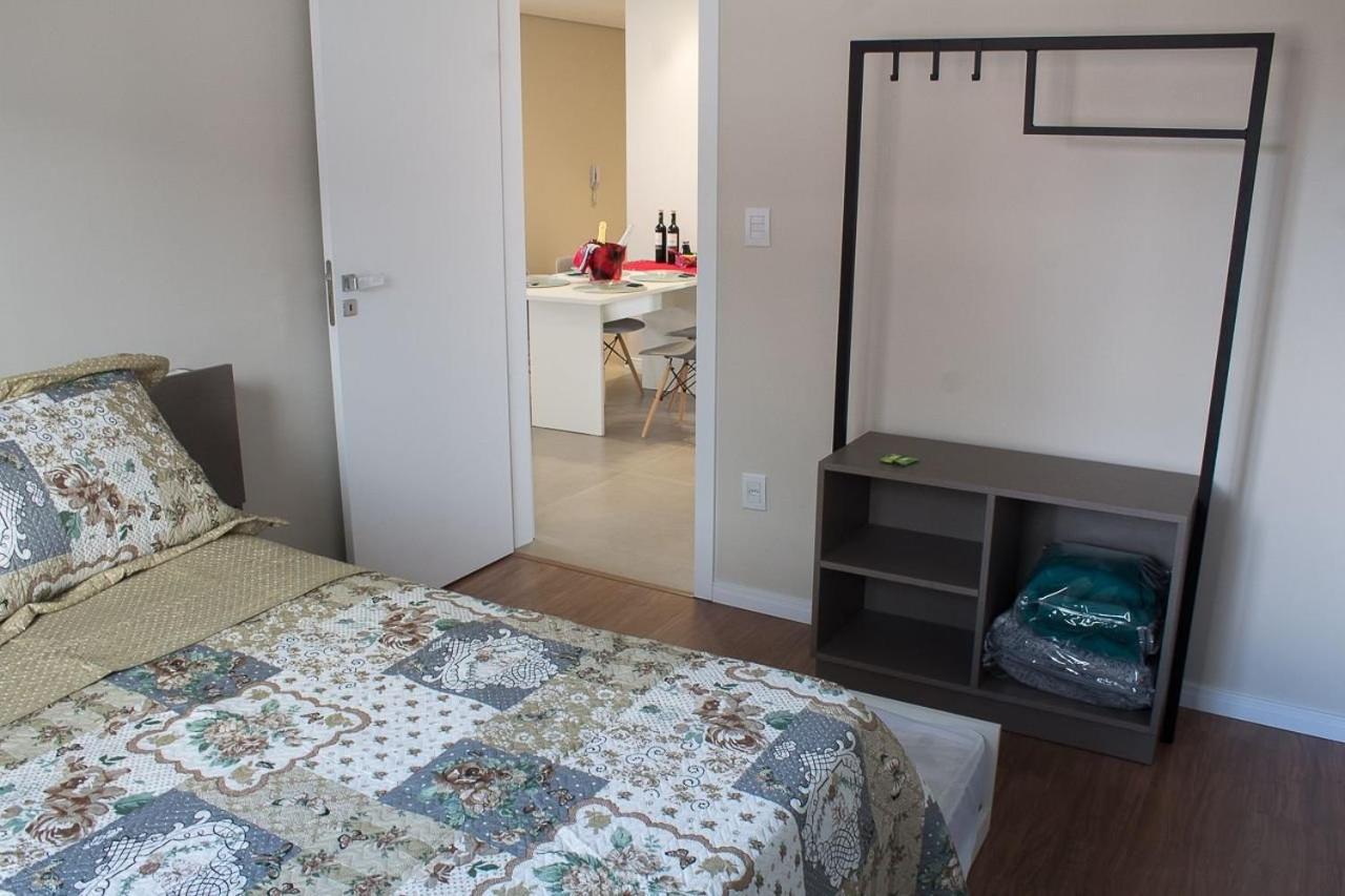 Dallas Apartamentos Na Via Gastronomica-Estacionamento-Amplos E Equipados-Wifi 벤투곤살베스 외부 사진