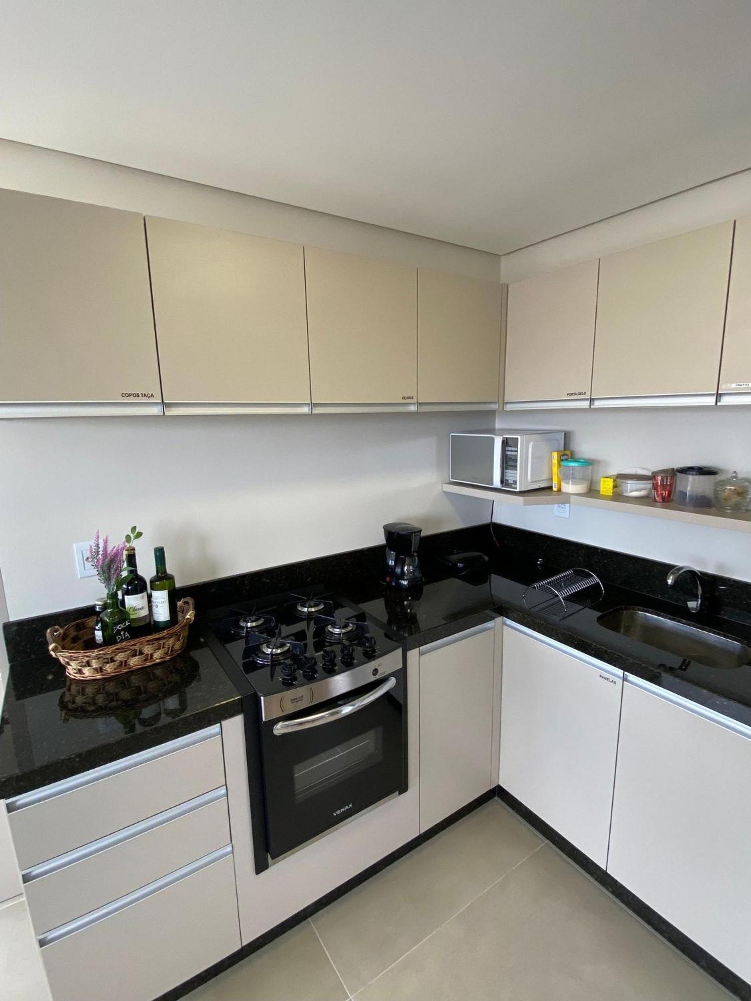 Dallas Apartamentos Na Via Gastronomica-Estacionamento-Amplos E Equipados-Wifi 벤투곤살베스 외부 사진
